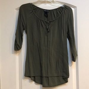 Mid sleeve olive green shirt
